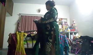 فيديو إباحي قرنية سكسي محارم سكسي محارم الحاضنة سوف تمارس الجنس مع أمي وأبي